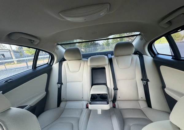 Volvo S60 cena 62000 przebieg: 177235, rok produkcji 2017 z Syców małe 407